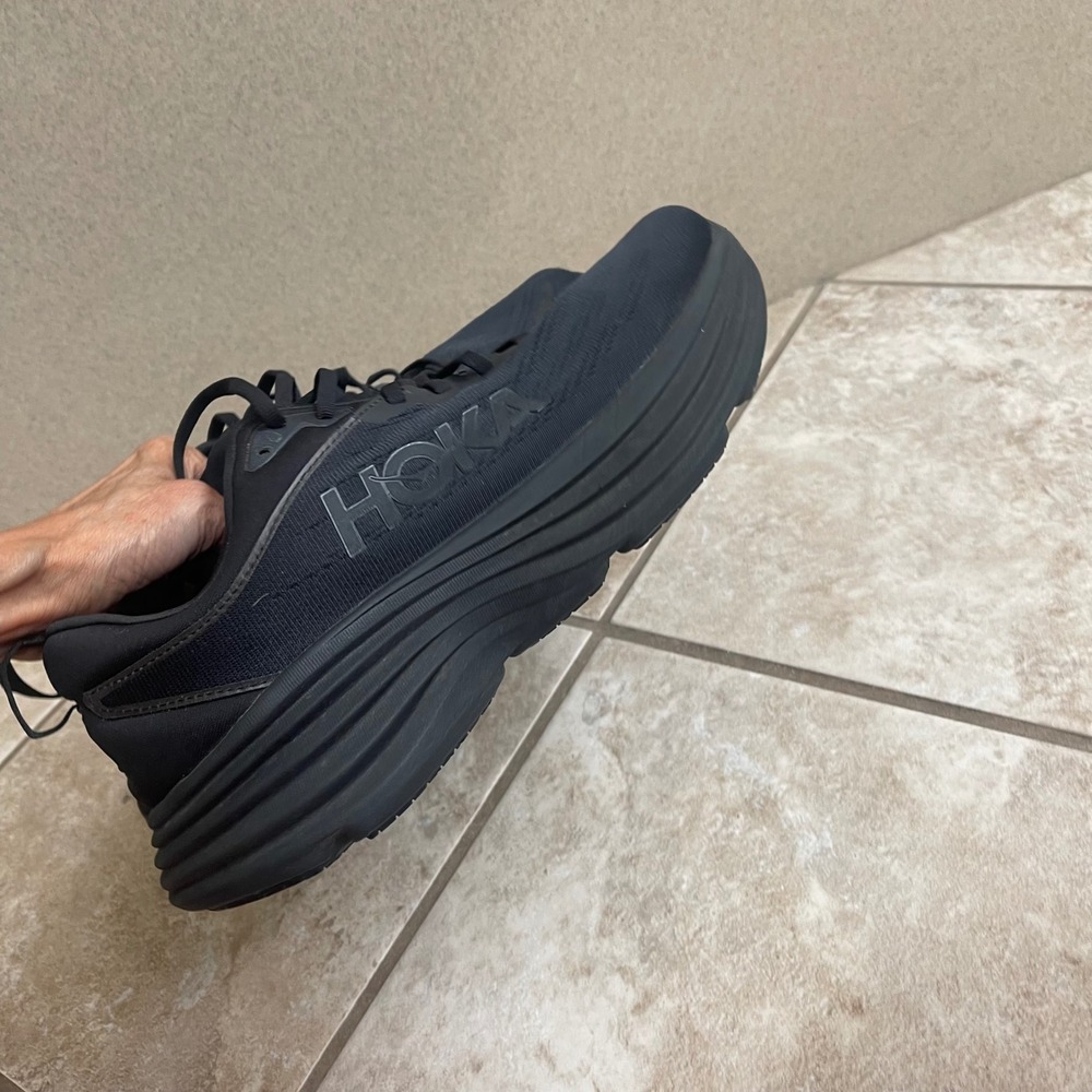 Hoka one one Bondi 8 Wide Mens 10.5 2E Triple Black Running Shoes athletic  euc - Picture 3 of 10